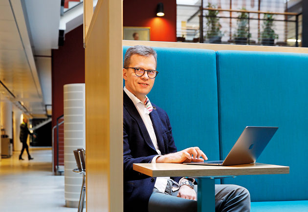 Mika Kivimäki kehittää yksilöllistä työterveysennustetta