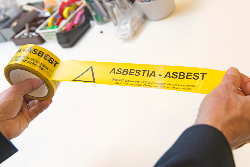 Suurin osa asbestisairauksista todetaan vasta, kun asbestille altistunut on jäänyt eläkkeelle.