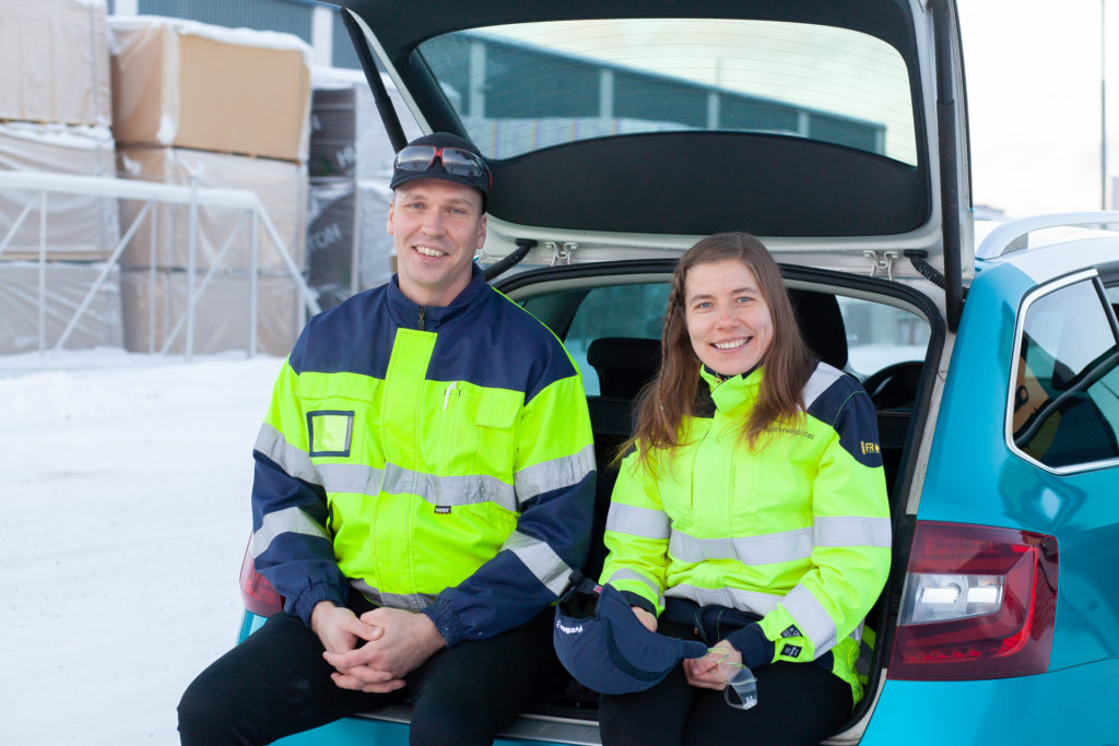 Hyvä yhteishenki ja vahva auttamisen kulttuuri turvaavat työtä teollisuudessa