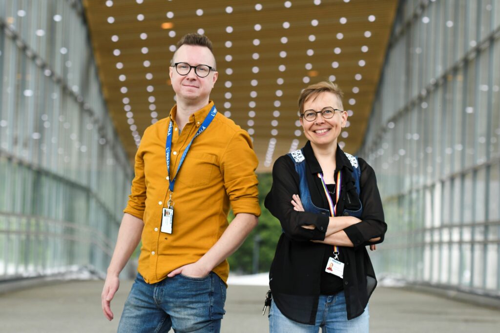 Kunta-ala oppii kuuntelua ja hiljaisuutta
