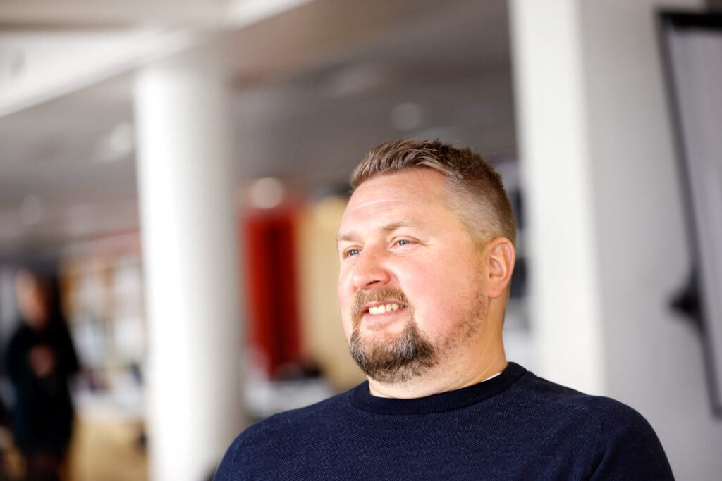 Istuminen on hiipivä vaara - toimistokävelystä lisää aktiivisuutta työpäivään