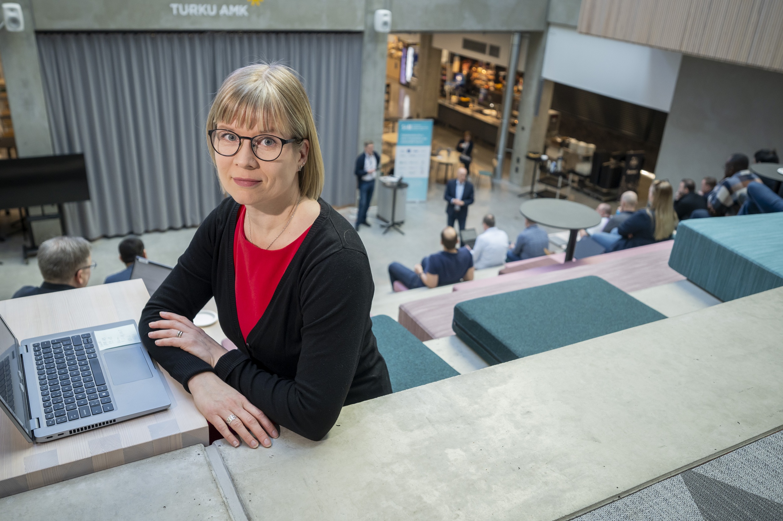 Jennatsr Ulkopuoliset häiriöt haastavat opetusta avoimissa tiloissa - Tiedon silta