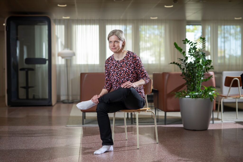 Työvälineitä hoitajien alaraajaterveyden omahoitoon