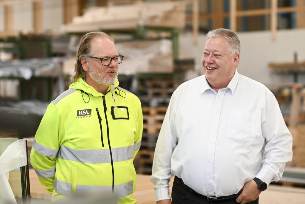 Kuuntelu parani, työhyvinvointi koheni – HSL Group lähti jatkuvan parantamisen tielle